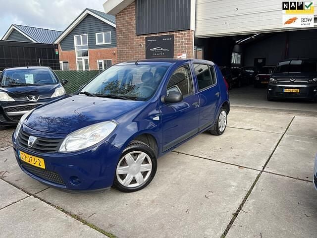 Blauw Gebruikt 2009 Dacia Sandero Ambiance Hatchback | € 1.350 (Goede deal) - Afbeelding 1/4