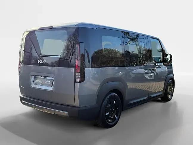Grijs (metallic) Nieuw 2025 Kia PV5 Plus MPV | € 37.045 (Eerlijke prijs) - Afbeelding 1/3