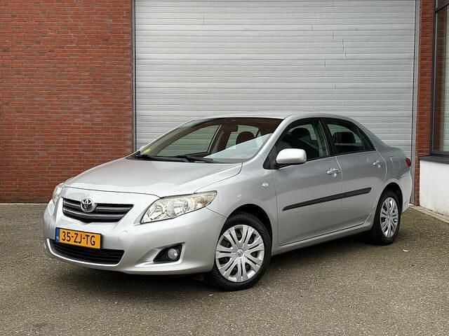 Grijs (metallic) Occasion 2008 Toyota Corolla Sol Sedan | € 6.599 (Eerlijke prijs) - Afbeelding 1/4
