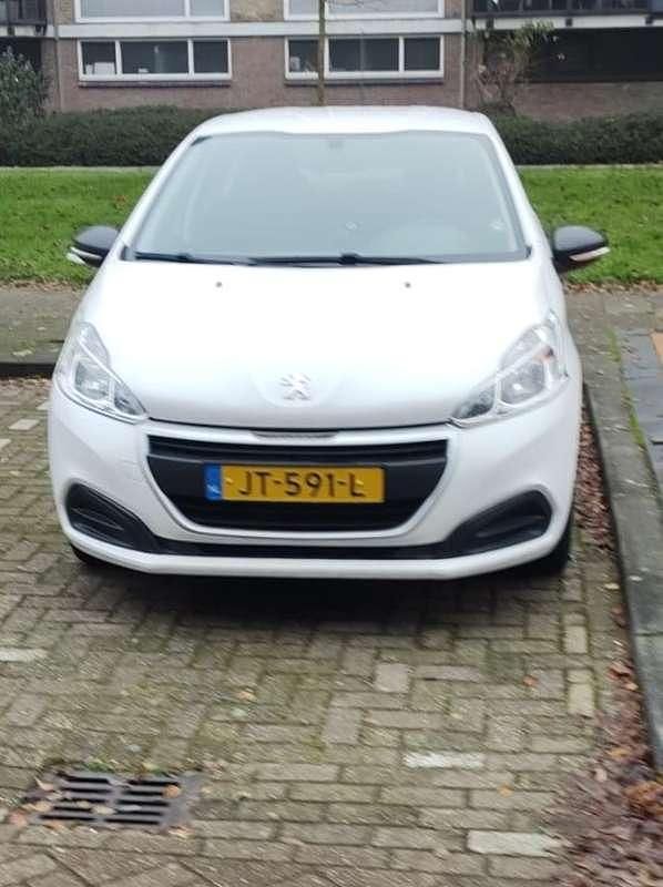 Wit Gebruikt 2016 Peugeot 208 Access Hatchback | € 3.450 (Super prijs) - Afbeelding 1/1