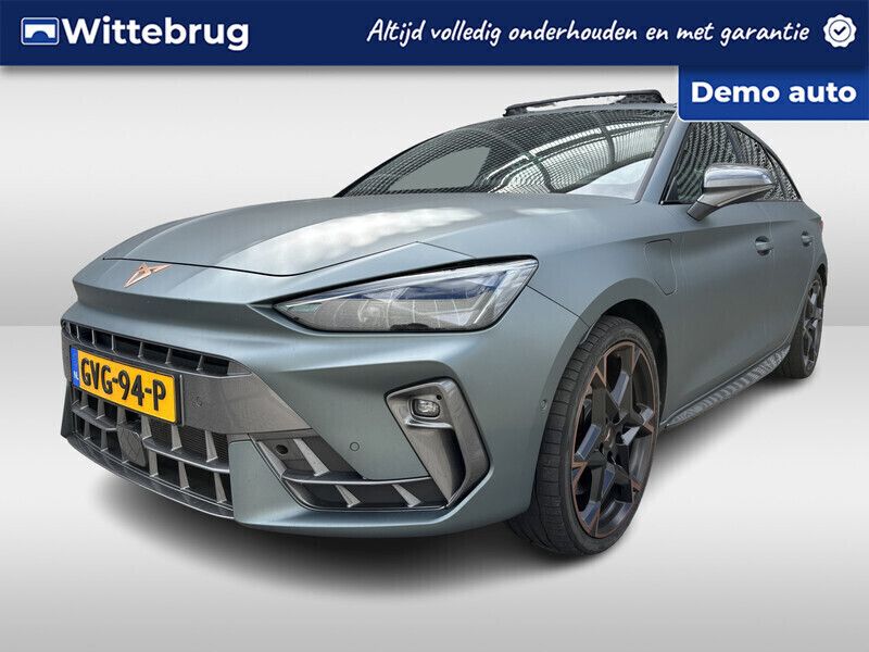 Grijs Gebruikt 2024 Cupra Leon VZ Stationwagen | € 46.990 - Afbeelding 1/4