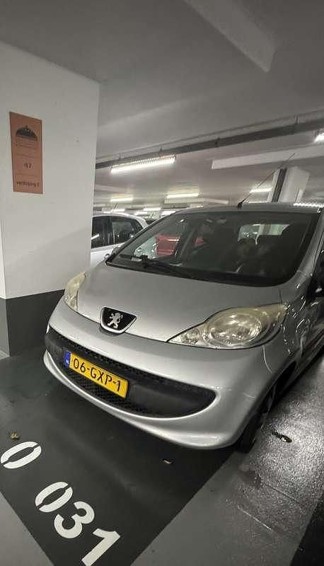 Grijs Gebruikt 2008 Peugeot 107 Hatchback | € 500 (Super prijs) - Afbeelding 1/1