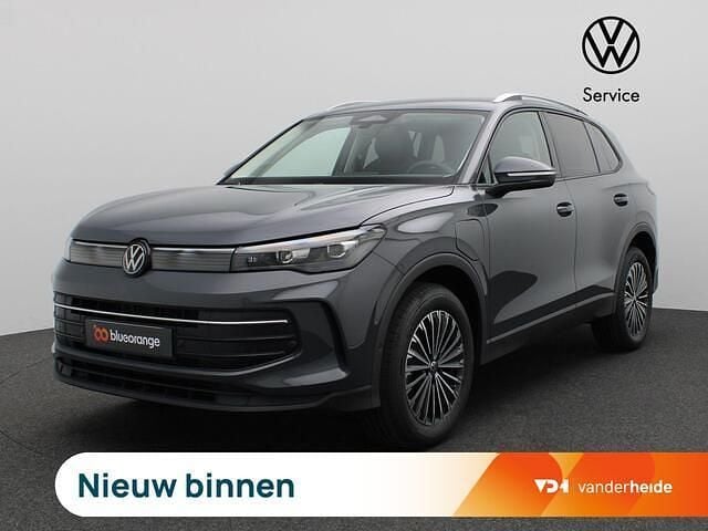 Grijs Nieuw 2025 VW Tiguan Edition SUV | € 46.750 (Super prijs) - Afbeelding 1/3