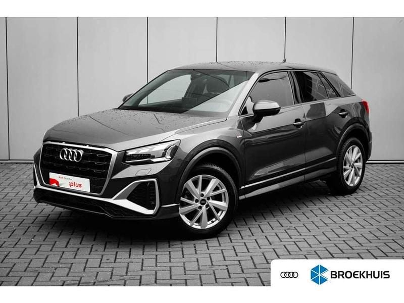 Grijs Gebruikt 2024 Audi Q2 Comfort SUV | € 39.950 - Afbeelding 1/4