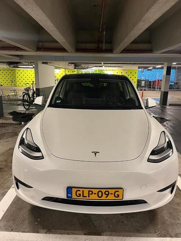 Occasion 2024 Tesla Model Y SUV | € 33.000 (Eerlijke prijs) - Afbeelding 1/4