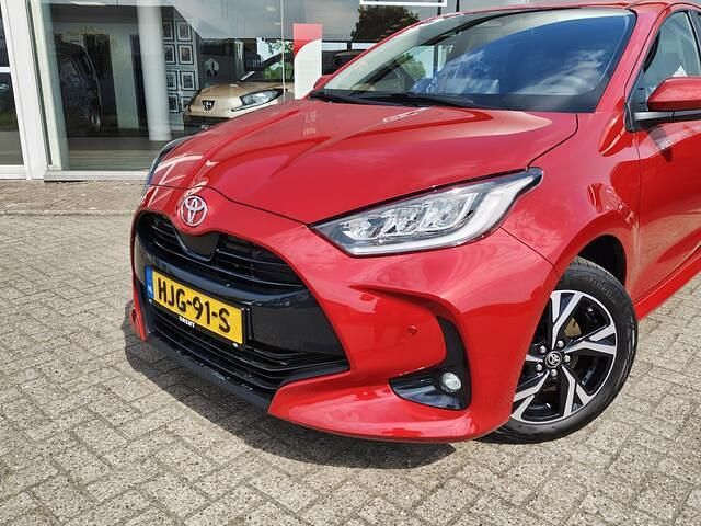 Occasion Toyota Yaris Style 114 PK (83 kW) 2024 Rood Hatchback