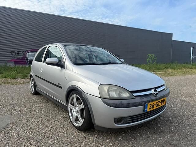Grijs Gebruikt 2001 Opel Corsa Hatchback | € 899 (Goede deal) - Afbeelding 1/4