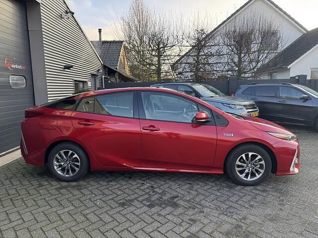 Occasion Toyota Prius Executive 123 PK (90 kW) 2019 Rood Hatchback
