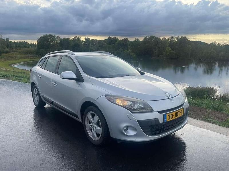Occasion 2009 Renault Mégane GrandTour Dynamique Stationwagen | € 3.995 (Eerlijke prijs) - Afbeelding 1/4