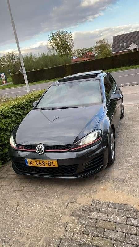 Zwart Gebruikt 2015 VW Golf VII GTI Stationwagen | € 15.999 (Super prijs) - Afbeelding 1/4