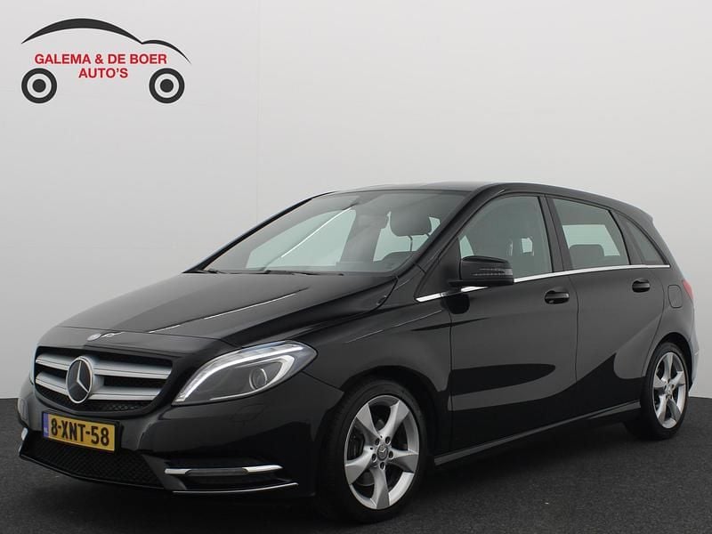 Zwart Gebruikt 2014 Mercedes B180 Prestige MPV | € 15.183 (Eerlijke prijs) - Afbeelding 1/4