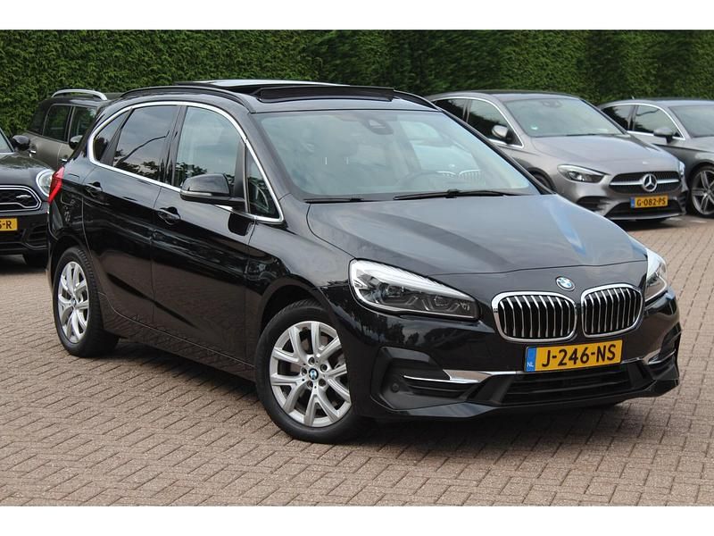 Zwart Gebruikt 2019 BMW 225 Active Tourer iPerformance MPV | € 17.999 (Eerlijke prijs) - Afbeelding 1/4