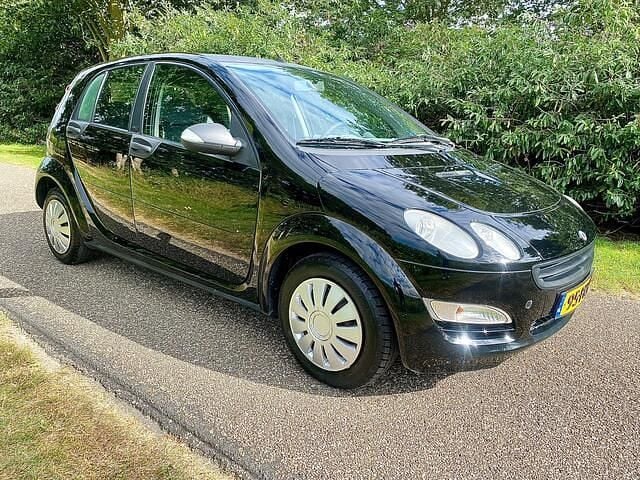 Zwart Gebruikt 2004 Smart ForFour Hatchback | € 1.350 (Eerlijke prijs) - Afbeelding 1/4