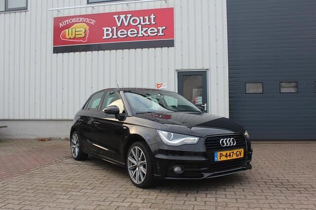 Zwart Gebruikt 2015 Audi A1 Sportback Attraction Hatchback | € 11.250 (Eerlijke prijs) - Afbeelding 1/4