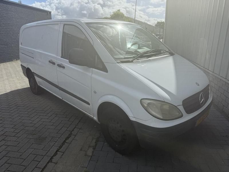 Wit Occasion 2005 Mercedes Vito Van | € 2.440 (Eerlijke prijs) - Afbeelding 1/4