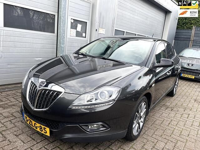 Grijs Gebruikt 2012 Lancia Delta Gold Hatchback | € 3.495 (Goede deal) - Afbeelding 1/4