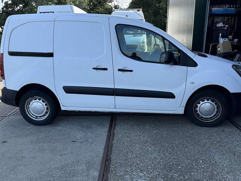 Wit Gebruikt 2018 Peugeot Partner MPV | € 6.500 (Eerlijke prijs) - Afbeelding 1/4