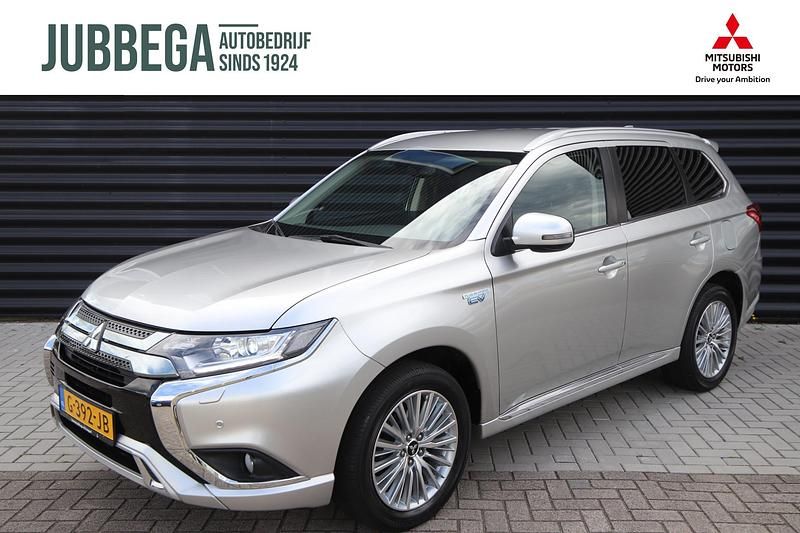 Sterling silver (grijs parelmoer) Gebruikt 2019 Mitsubishi Outlander P-HEV SUV | € 21.494 (Eerlijke prijs) - Afbeelding 1/4