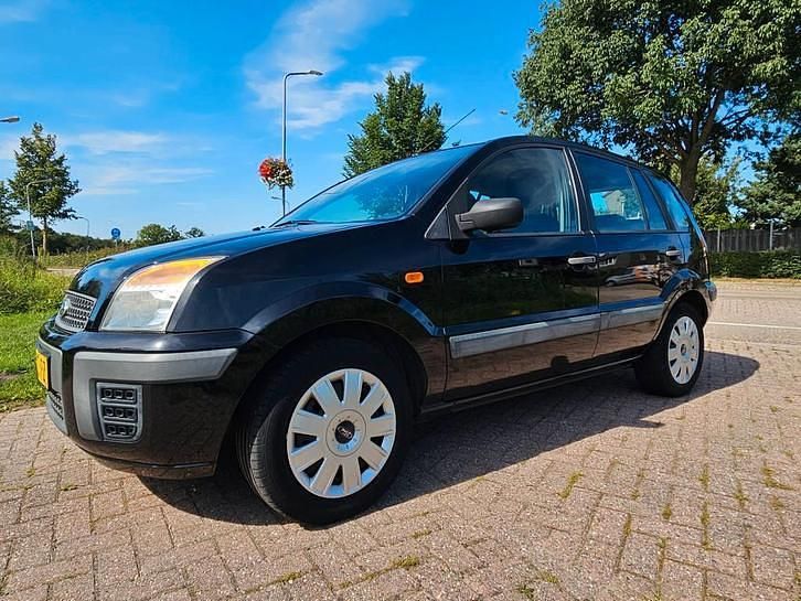 Zwart Gebruikt 2008 Ford Fusion Cool & Sound Edition Hatchback | € 1.999 (Eerlijke prijs) - Afbeelding 1/4