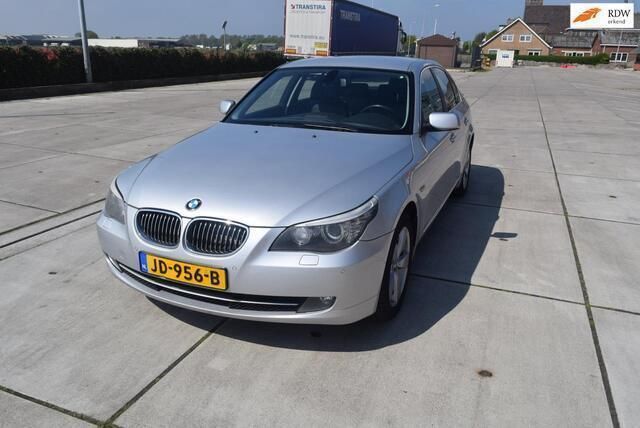 Grijs Gebruikt 2008 BMW 530 M Sport Sedan | € 6.950 (Goede deal) - Afbeelding 1/4