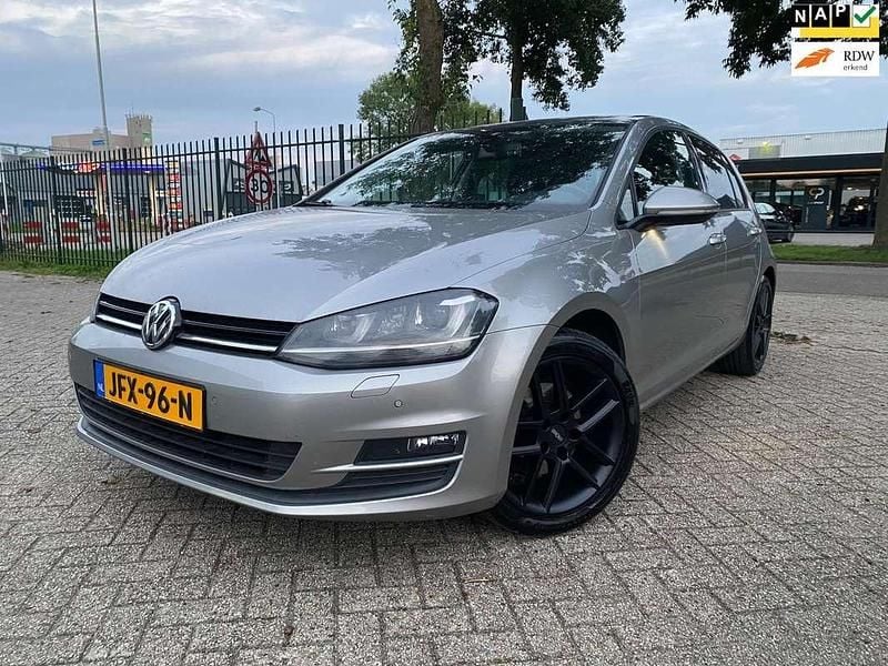 Grijs Gebruikt 2013 VW Golf VII Highline Hatchback | € 11.995 (Eerlijke prijs) - Afbeelding 1/4
