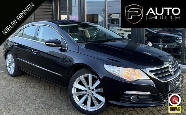 Zwart Occasion 2010 VW Passat Sedan | € 4.995 (Eerlijke prijs) - Afbeelding 1/4