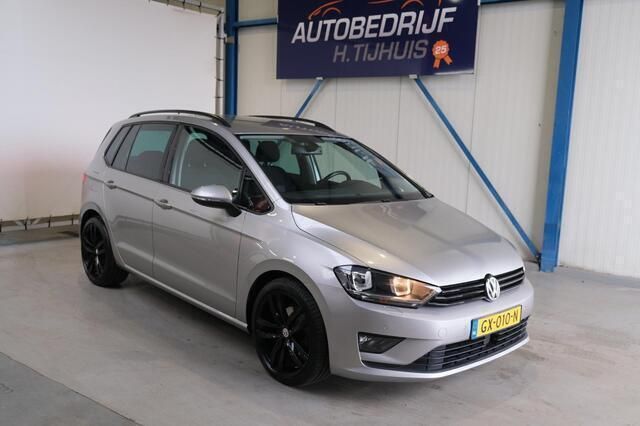 Grijs, metallic lak Gebruikt 2015 VW Golf Sportsvan Highline MPV | € 11.250 (Goede deal) - Afbeelding 1/4