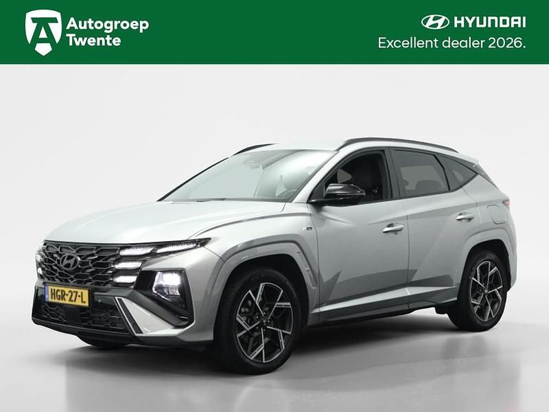 Shimmering silver (grijs metallic) Occasion 2025 Hyundai Tucson Edition SUV | € 38.450 (Eerlijke prijs) - Afbeelding 1/4