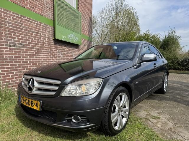Grijs Gebruikt 2008 Mercedes C220 Sedan | € 3.895 (Eerlijke prijs) - Afbeelding 1/4