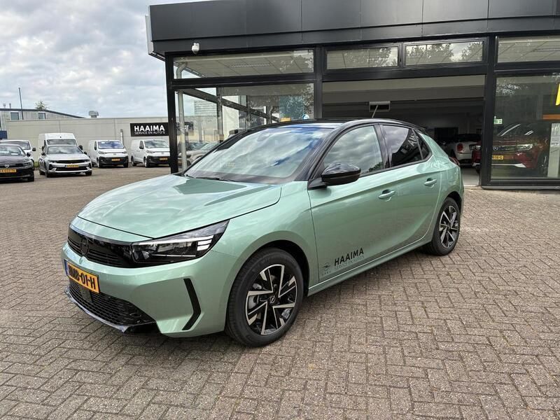 Groen Nieuw 2025 Opel Corsa Stationwagen | € 27.145 (Duur) - Afbeelding 1/3
