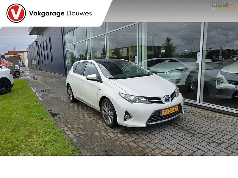 Wit Gebruikt 2013 Toyota Auris Executive Hatchback | € 11.450 (Eerlijke prijs) - Afbeelding 1/4
