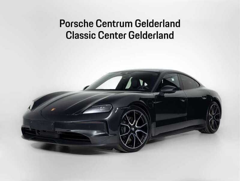 Grijs Nieuw 2025 Porsche Taycan Sedan | € 137.684 (Eerlijke prijs) - Afbeelding 1/4