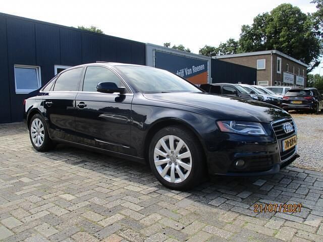 Blauw Gebruikt 2010 Audi A4 Sedan | € 6.950 (Goede deal) - Afbeelding 1/4