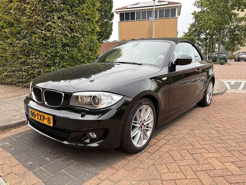 Zwart Gebruikt 2012 BMW 118 Cabriolet Executive Cabriolet | € 13.000 (Super prijs) - Afbeelding 1/4