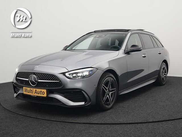 Grijs Gebruikt 2022 Mercedes C300 AMG Stationwagen | € 42.440 (Eerlijke prijs) - Afbeelding 1/4