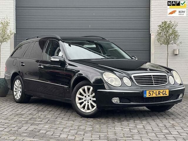 Zwart Gebruikt 2003 Mercedes 240 Stationwagen | € 4.495 (Eerlijke prijs) - Afbeelding 1/4
