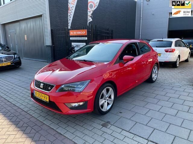 Rood, metallic lak Gebruikt 2013 Seat Leon SC Business Hatchback | € 7.499 - Afbeelding 1/4