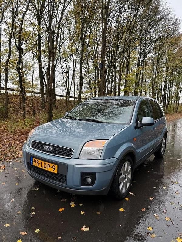 Groen Gebruikt 2010 Ford Fusion Futura MPV | € 3.950 (Eerlijke prijs) - Afbeelding 1/4