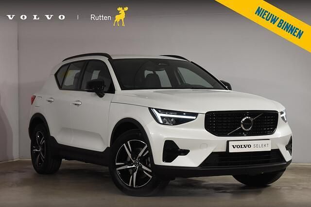 Wit Gebruikt 2025 Volvo XC40 Plus SUV | € 45.840 (Iets duurder) - Afbeelding 1/4
