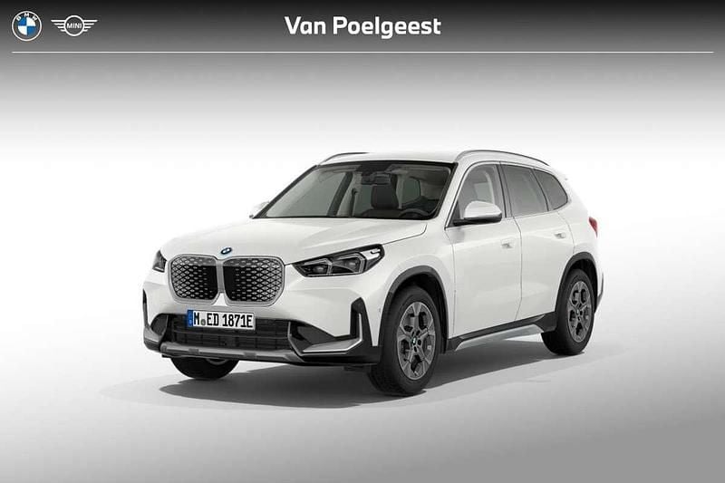 Wit Nieuw 2025 BMW iX1 Comfort Edition SUV | € 46.343 - Afbeelding 1/4