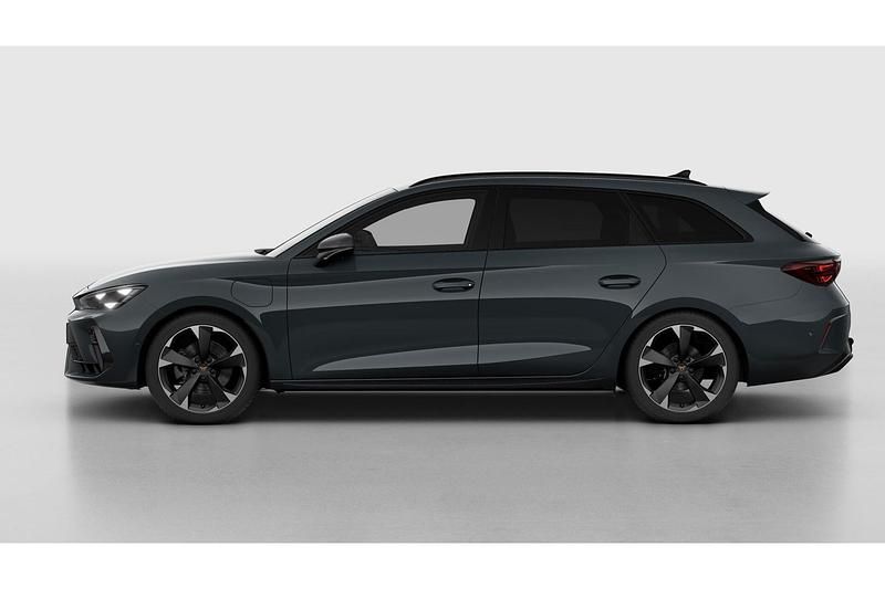 Nieuw Cupra Leon 2025 Fiord blue Stationwagen