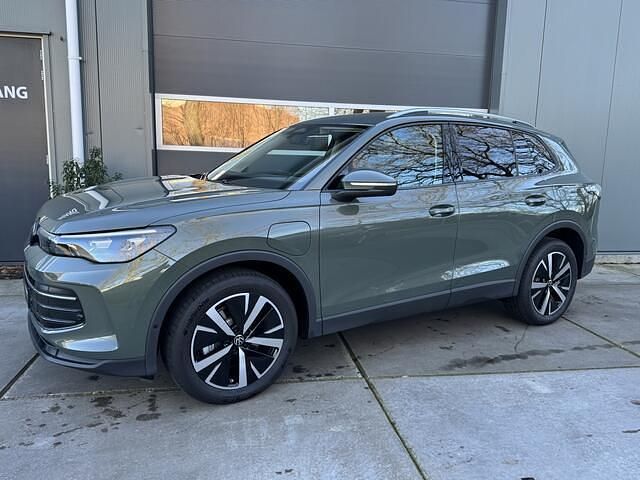 Nieuw VW Tiguan Edition 204 PK (150 kW) 2025 Groen SUV