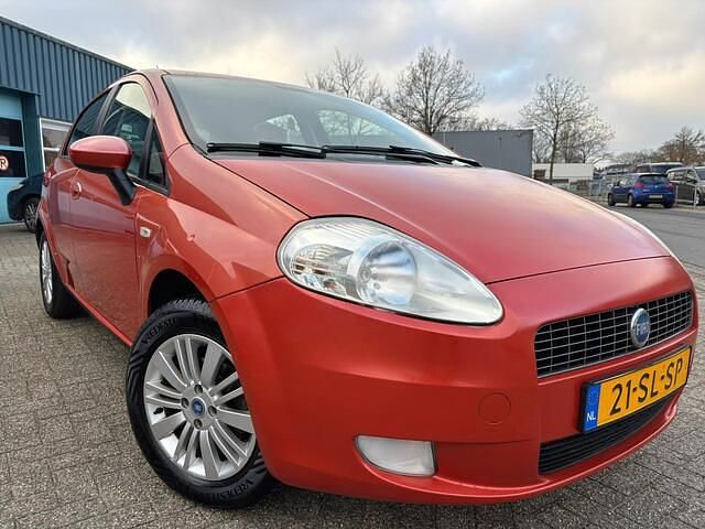 Occasion Fiat Grande Punto 78 PK (57 kW) 2006 Oranje Hatchback