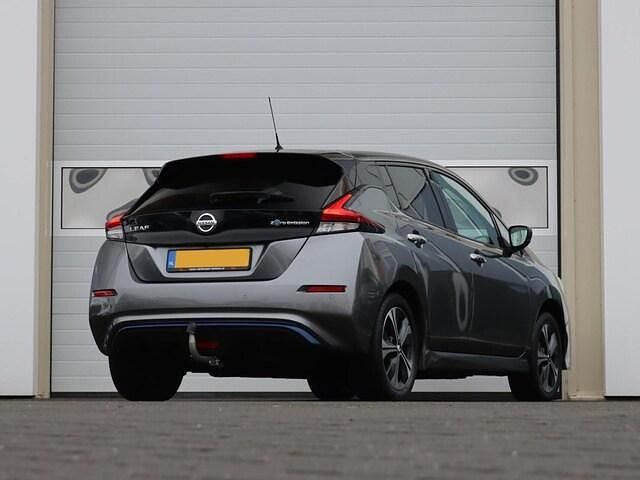 Occasion Nissan Leaf Acenta 160 kW (218 PK) 2022 Grijs (metallic) Hatchback