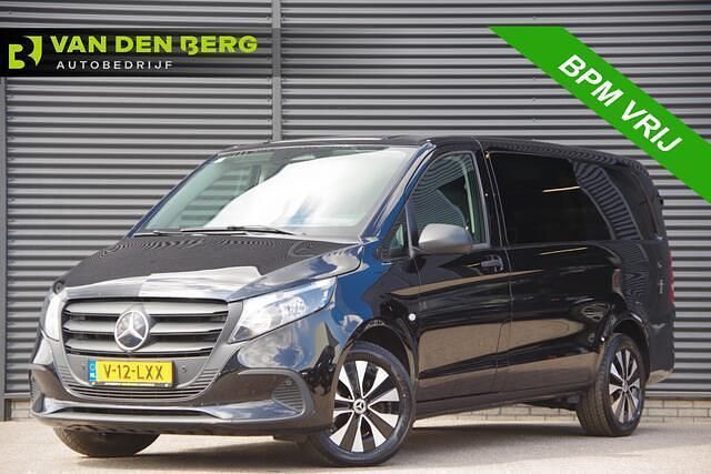 Zwart Gebruikt 2024 Mercedes Vito MPV | € 49.950 - Afbeelding 1/4