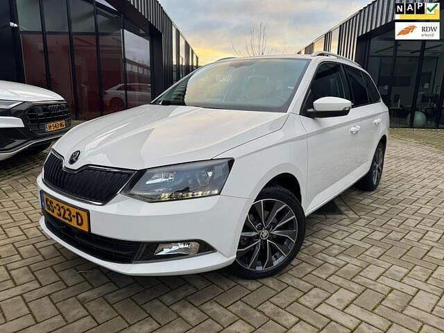 Wit Gebruikt 2015 Skoda Fabia Stationwagen | € 7.650 (Eerlijke prijs) - Afbeelding 1/4