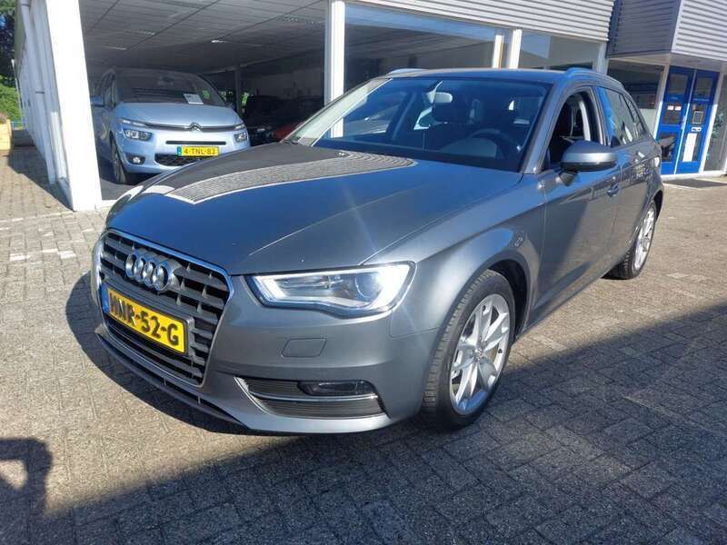 Grijs Gebruikt 2014 Audi A3 Sportback Ambition Hatchback | € 14.450 (Eerlijke prijs) - Afbeelding 1/4