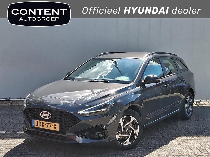 Aurora grey (grijs metallic) Gebruikt 2025 Hyundai i30 Comfort Stationwagen | € 37.940 - Afbeelding 1/4