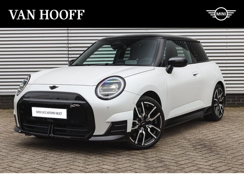 Wit, metallic lak Gebruikt 2025 Mini Cooper Hatchback | € 44.307 - Afbeelding 1/4