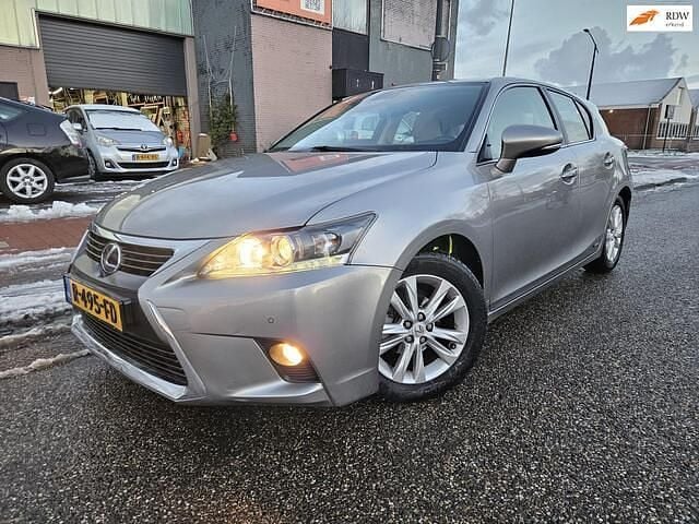 Occasion Lexus CT200h Executive Line 99 PK (72 kW) 2016 Grijs (metallic) Hatchback